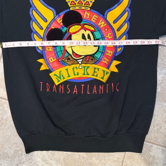 Vintage/Rare 1990’s Disney Black Crewneck Sweatshirt with Mickey Mouse Design - Picture 5 of 7